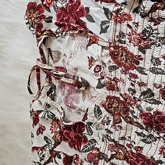 Floral top - Picture 7 of 7